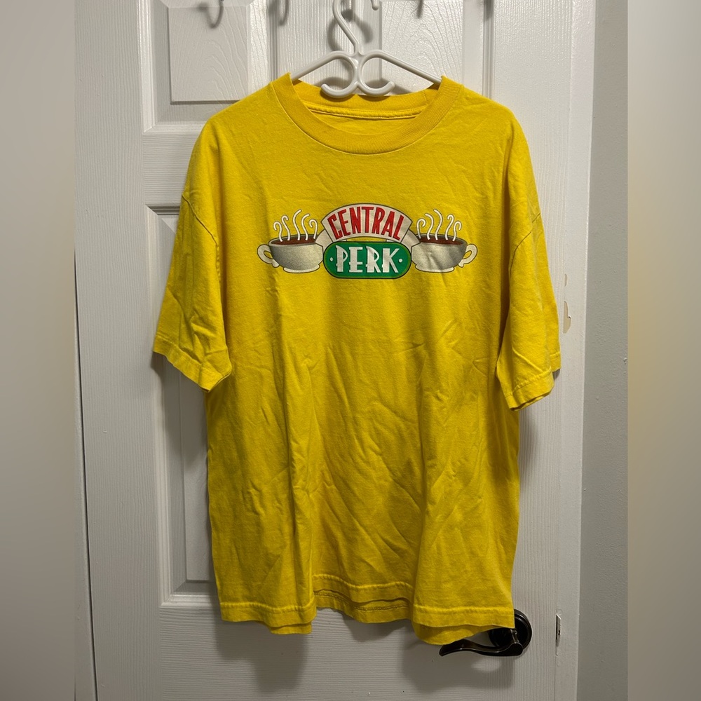 Central perk friends tv shot shirt size large